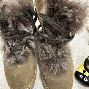 Johnston & Murphy Tan Ankle Boots with Fur Trim